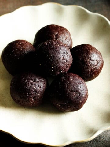 chocolate no-bake brownie energy balls