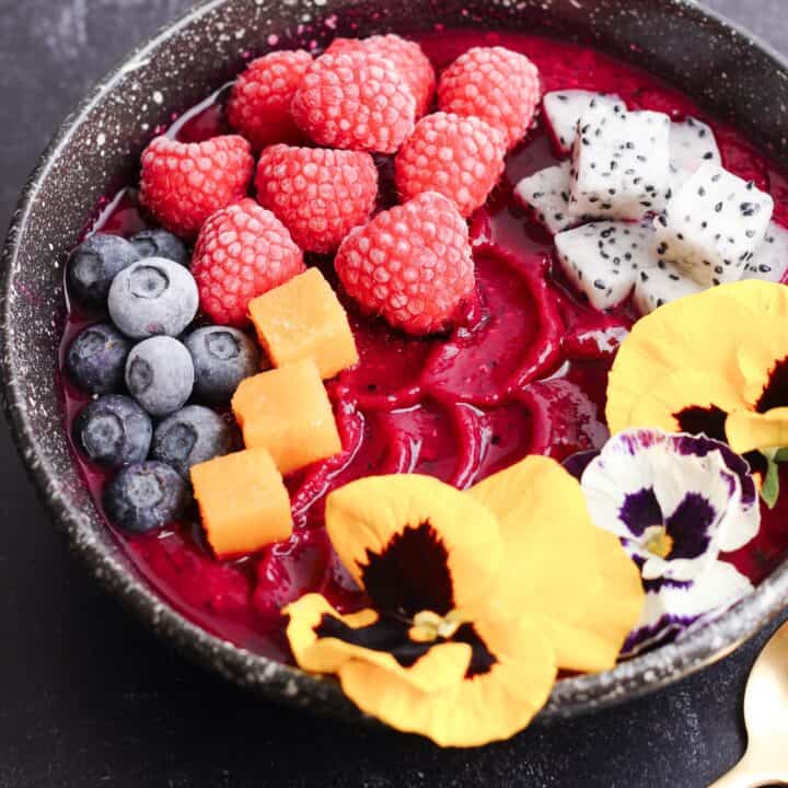 Dairy Free Dragonfruit Smoothie Bowl