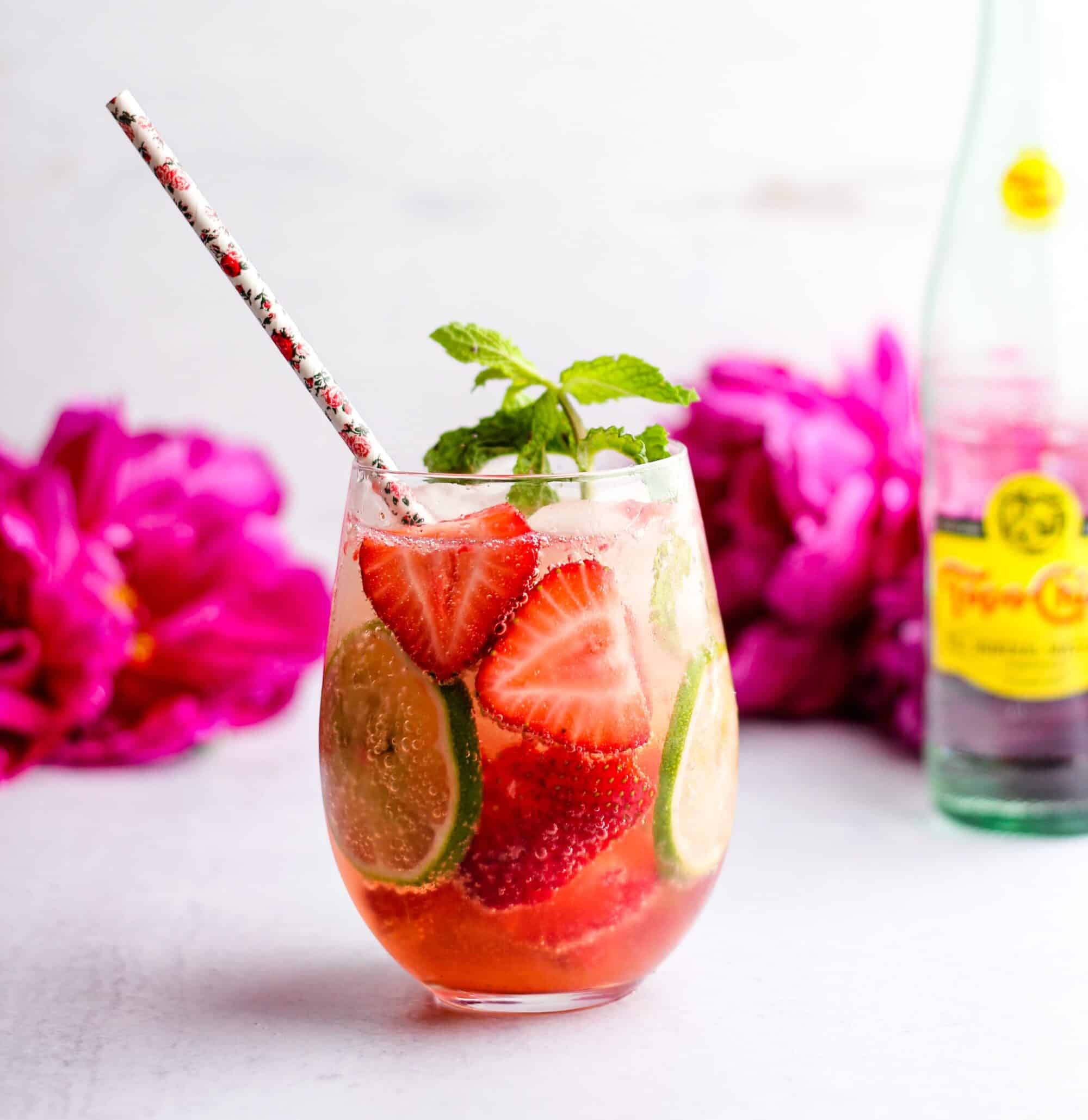 summer strawberry cocktail spritzer